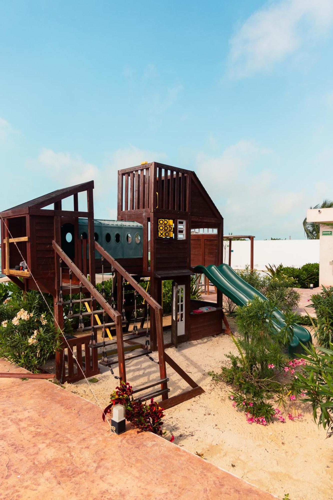 Totem Beach Club เซเลสตุน ภายนอก รูปภาพ