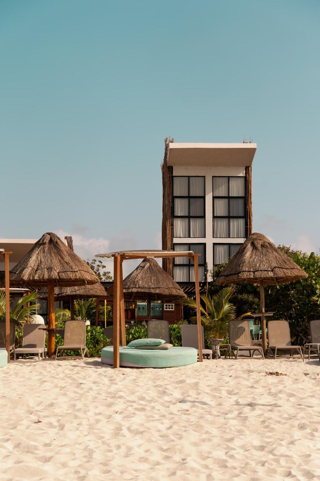 Totem Beach Club เซเลสตุน ภายนอก รูปภาพ