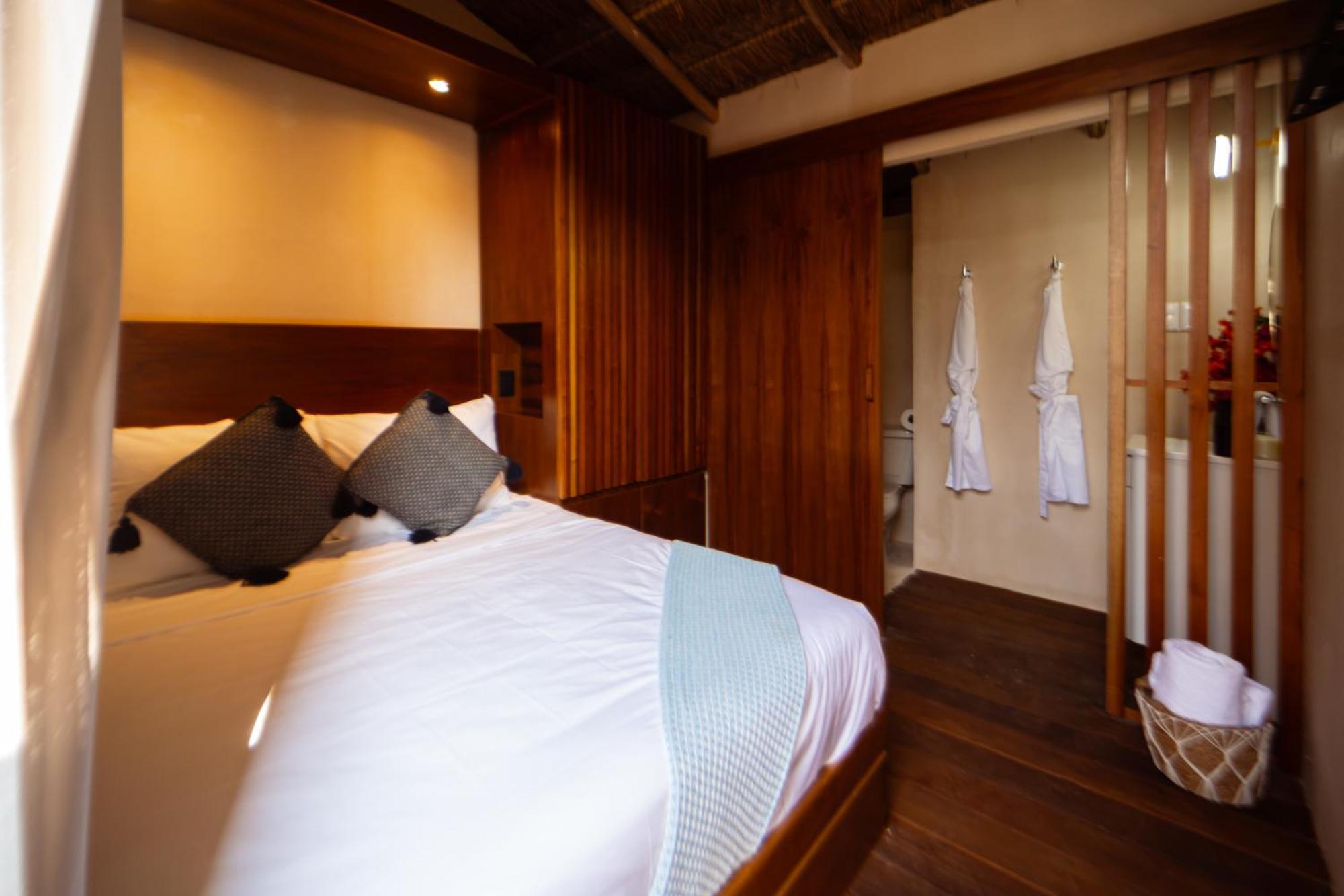 Totem Beach Club เซเลสตุน ภายนอก รูปภาพ